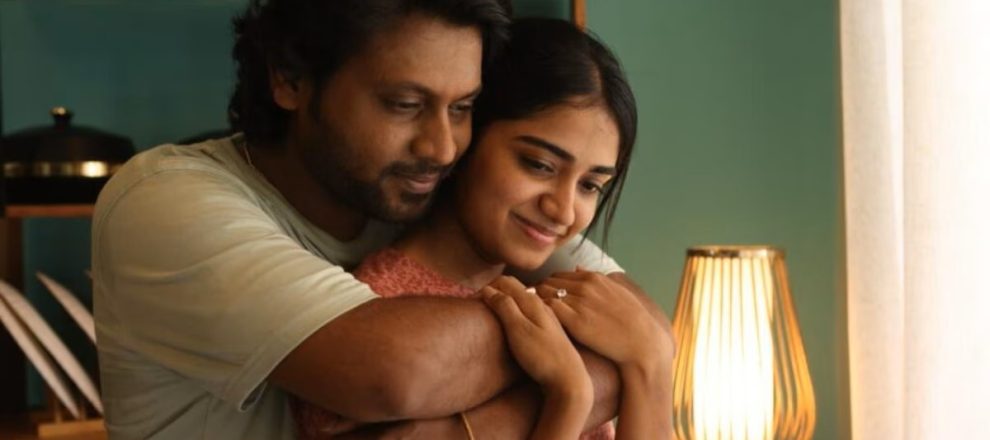 Aan Paavam Pollathathu Movie Review